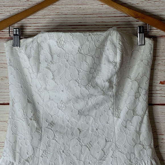 Lilly Pulitzer Jordan Strapless Mini Dress in Resort White Picque Lace Sz 4 - Picture 4 of 11